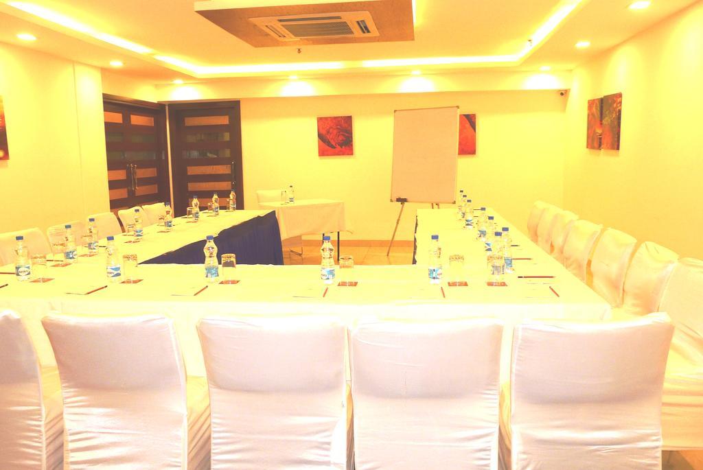Fabhotel Goodwill Gk 1 New Delhi Exteriör bild
